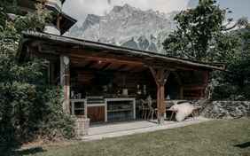 Das Grillhaus im Garten